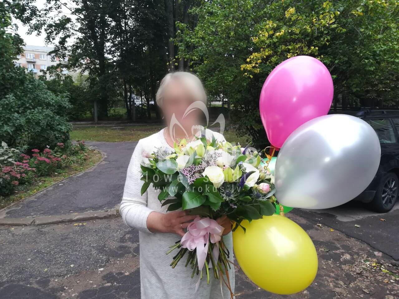 Deliver flowers to Rīga (meadow flowerslimoniumgoldenrodlupinebruniaorchidswhite rosesveronicablue cornflowercheesewoodpeoniesdavid austin roses)