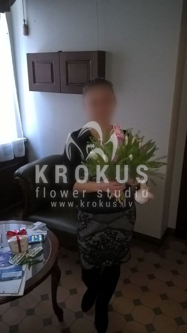 Deliver flowers to Latvia (tulipsthlapsinoble fir)