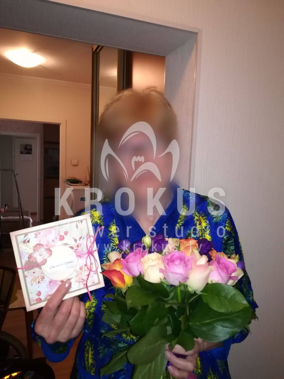 Deliver flowers to Rīga (pink roseswhite rosesorange rosescream rosesstatice)