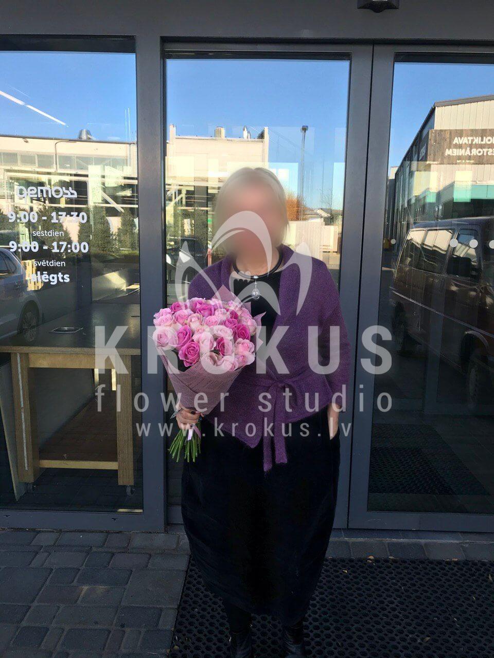 Deliver flowers to Rīga (pink roseswhite roses)