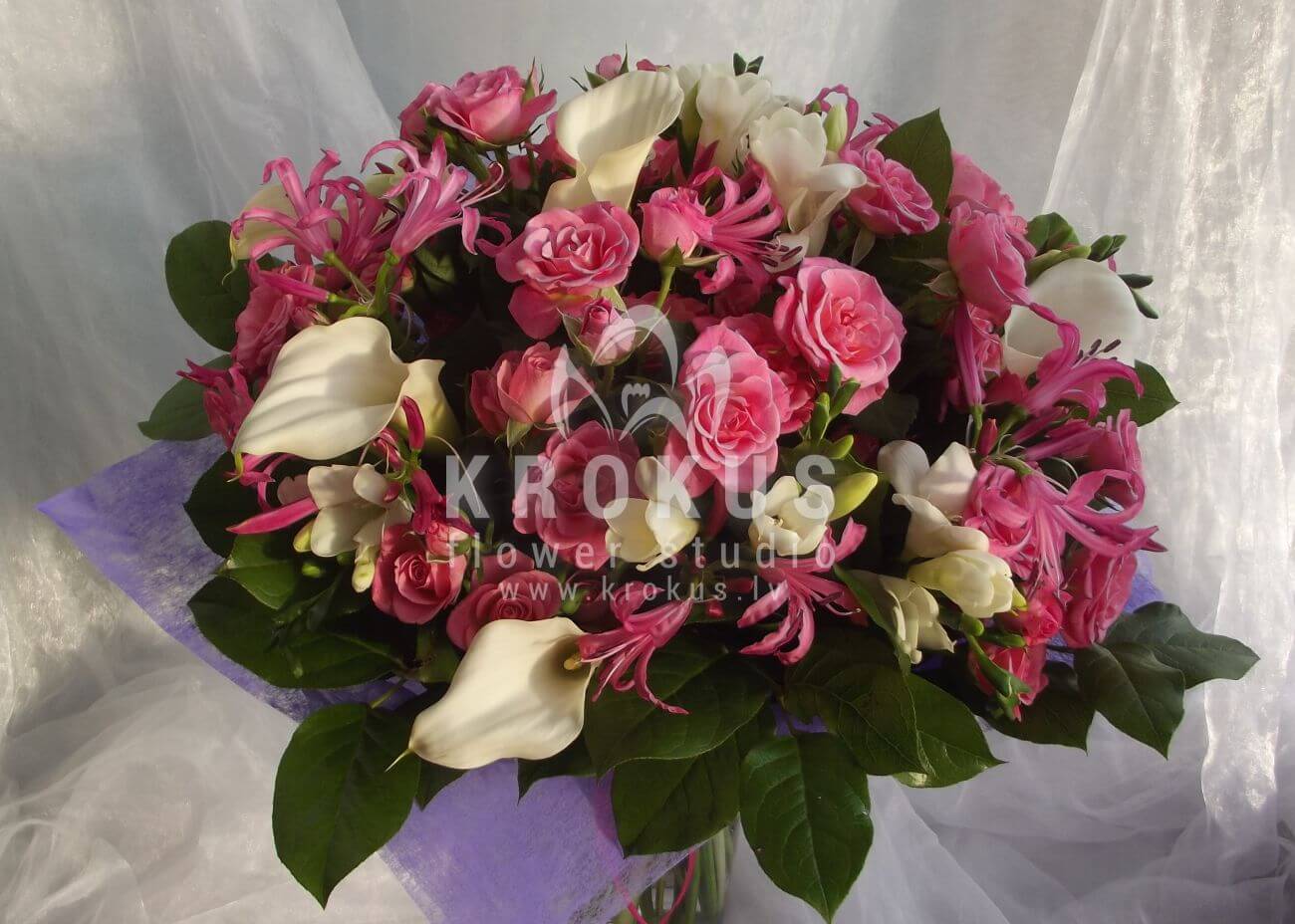 Deliver flowers to Latvia (shrub rosescalla liliesfreesiabouvardiasalal)