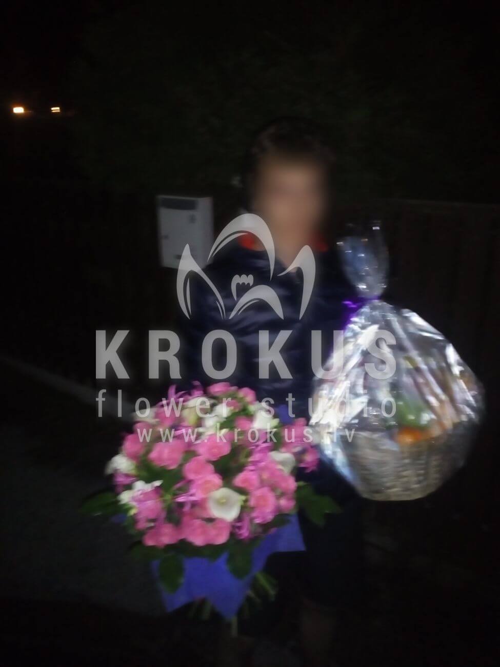 Deliver flowers to Latvia (shrub rosescalla liliesfreesiabouvardiasalal)