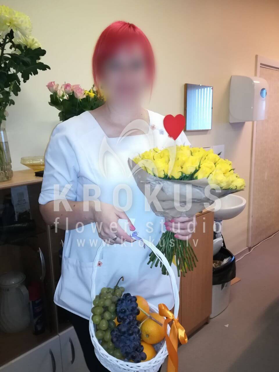 Deliver flowers to Rīga (yellow roses)