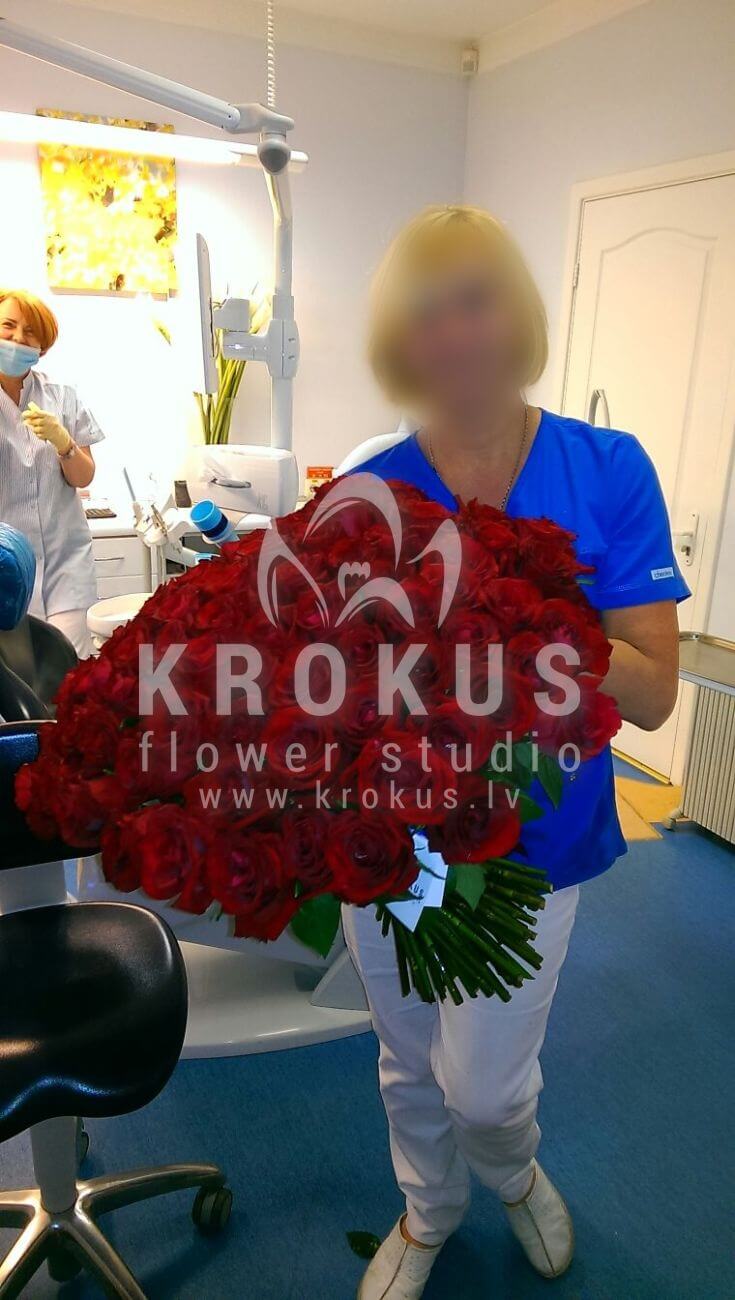 Deliver flowers to Latvia (red roses)