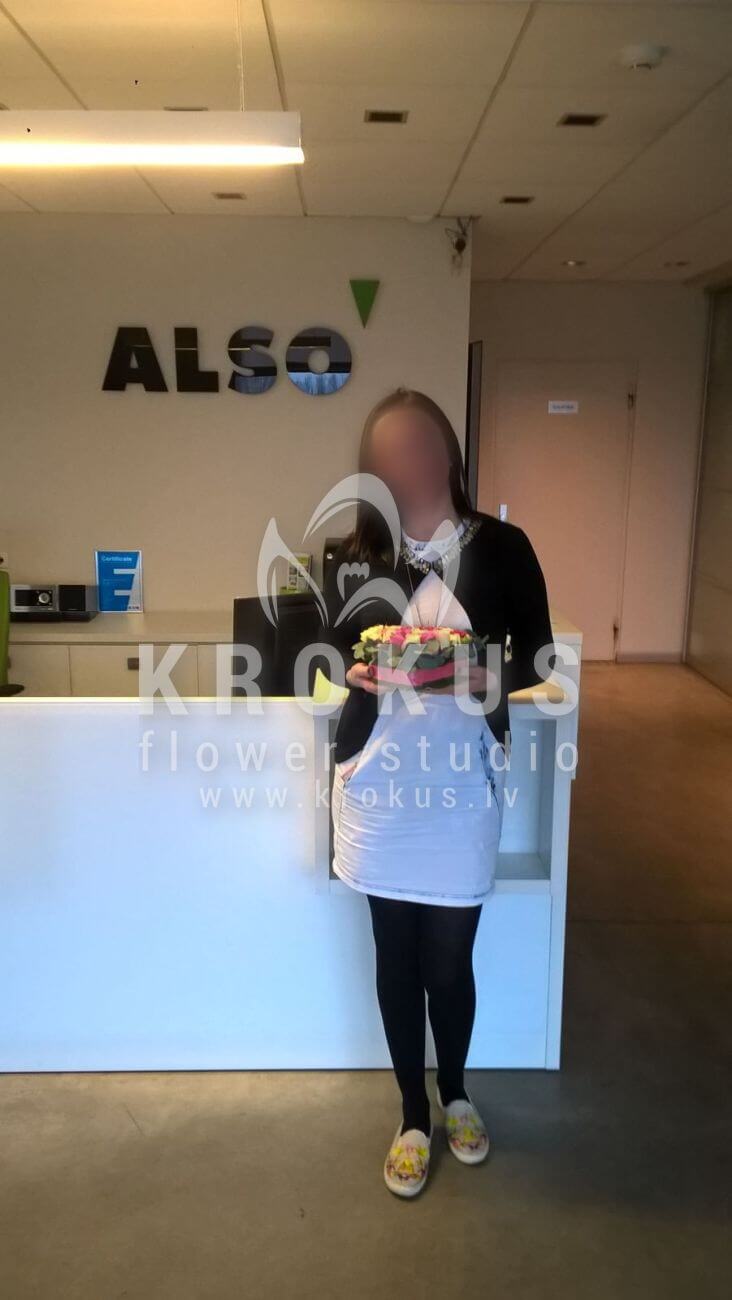 Deliver flowers to Latvia (shrub rosespink roses)