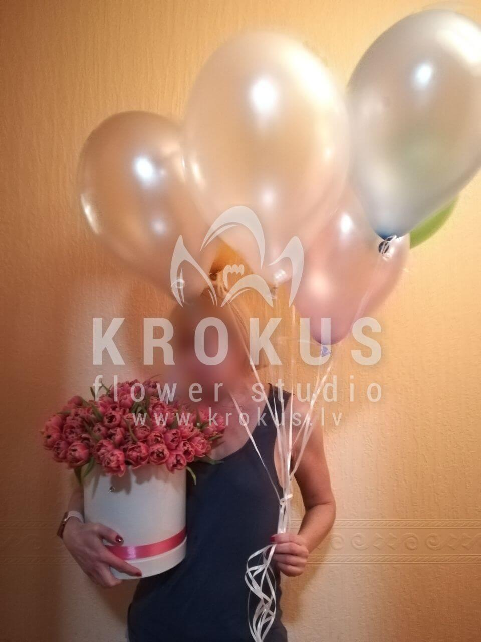 Deliver flowers to Latvia (tulips)