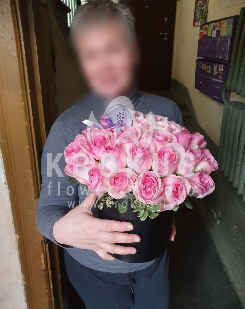 Deliver flowers to Rīga (pink roses)