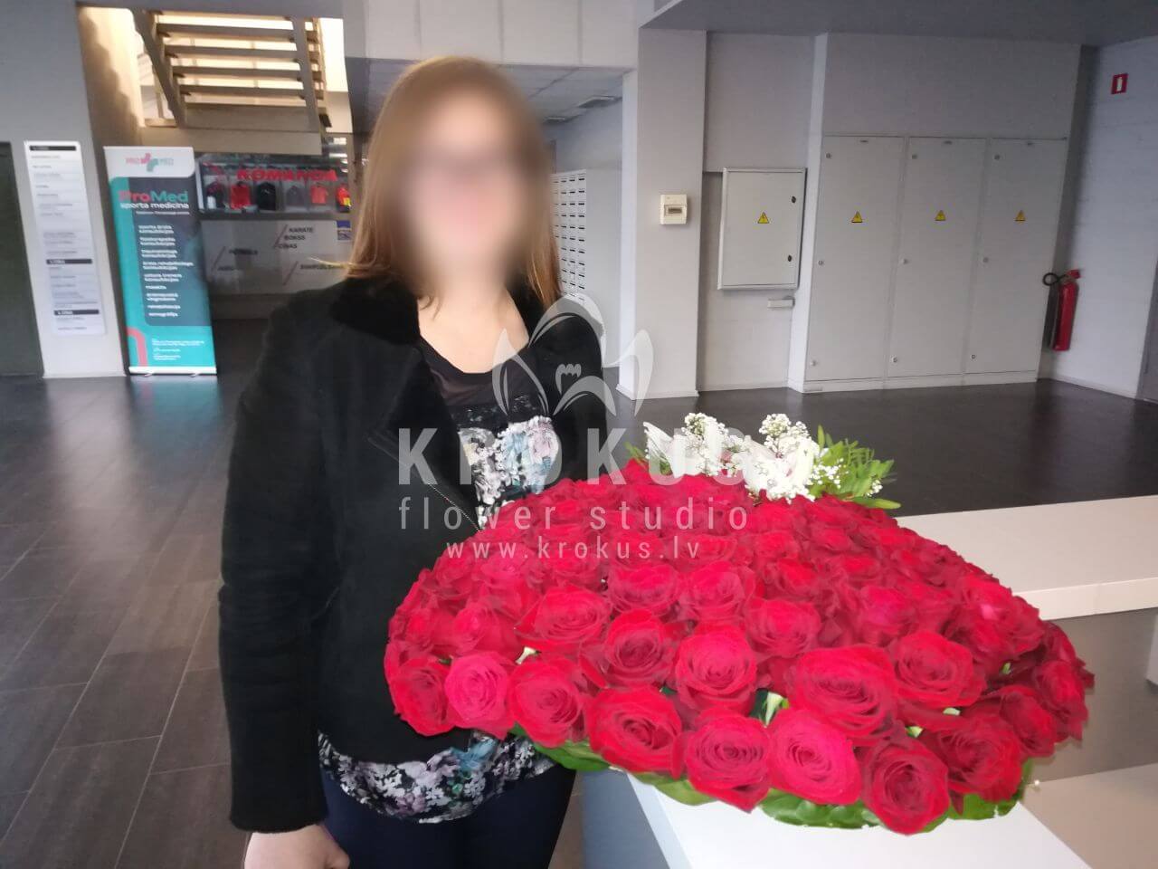 Deliver flowers to Rīga (red roses)