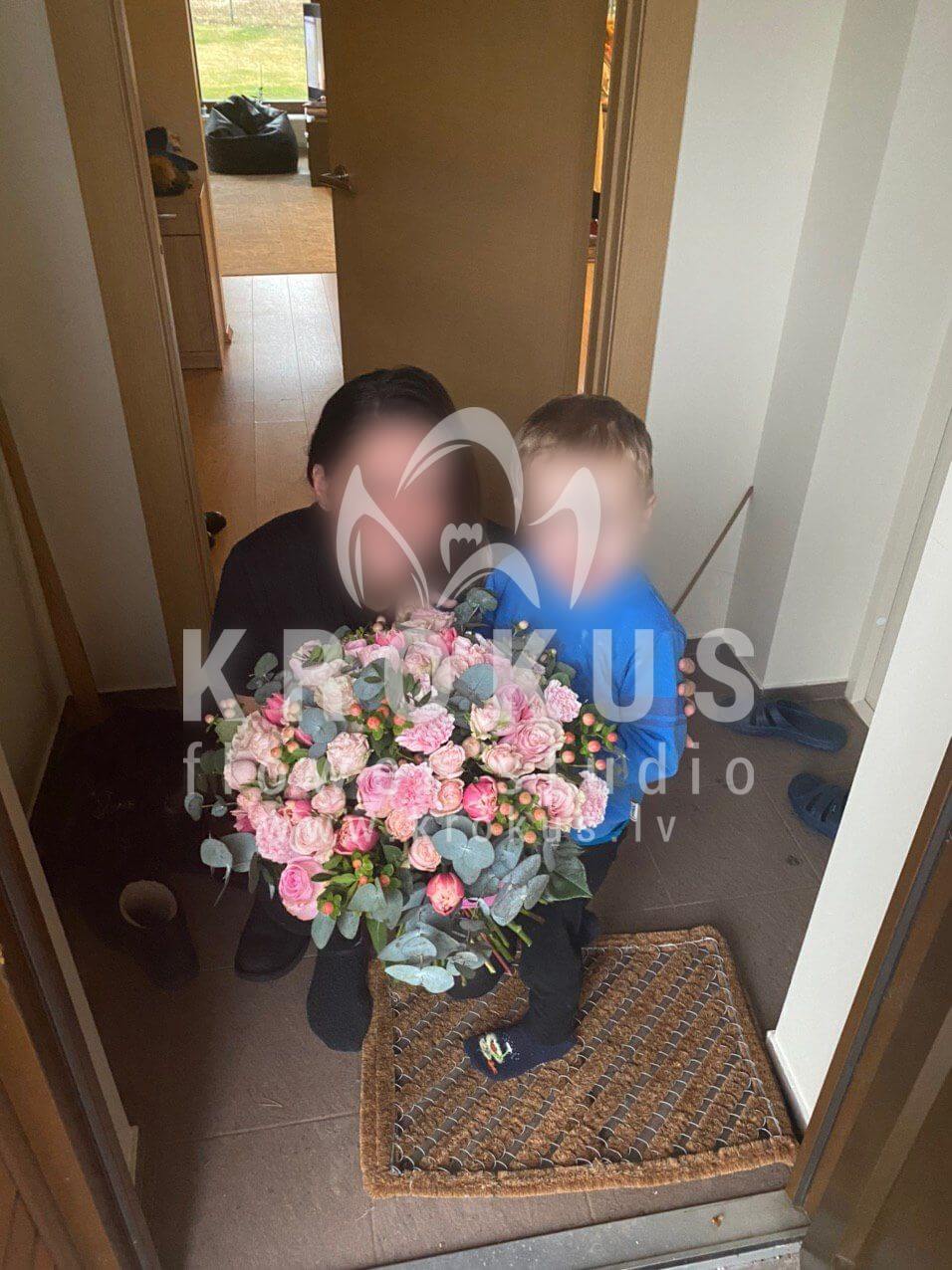 Deliver flowers to Suži (shrub rosespink rosestulipsclovespistaciagum treepeony roseshypericum)