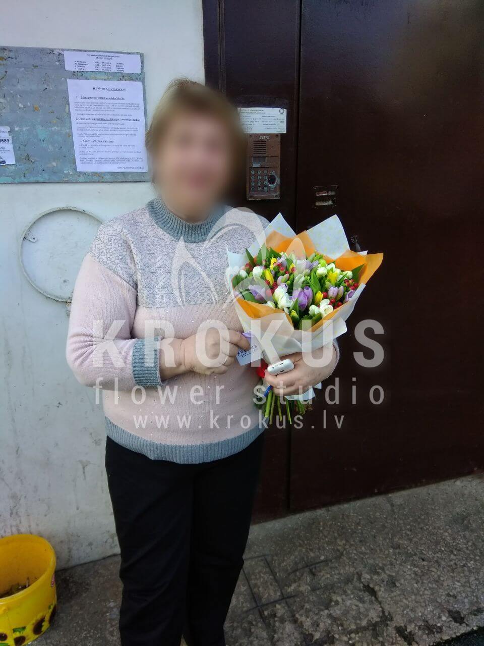 Доставка цветов в город Рига (фрезииамбрелла)