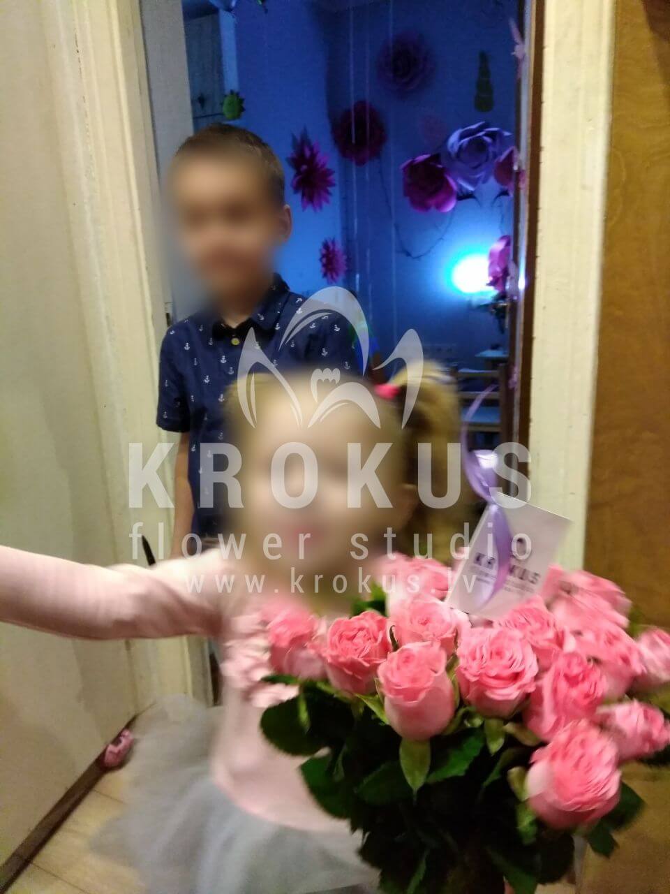 Ziedu piegāde Latvia Ulbroka (rozā rozes)