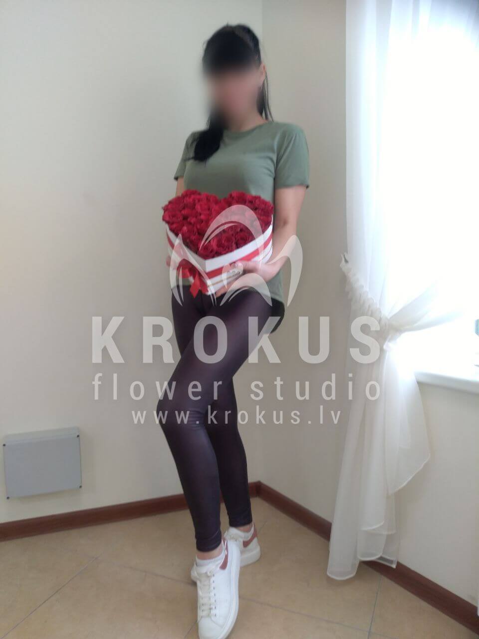 Deliver flowers to Jelgava (red roses)