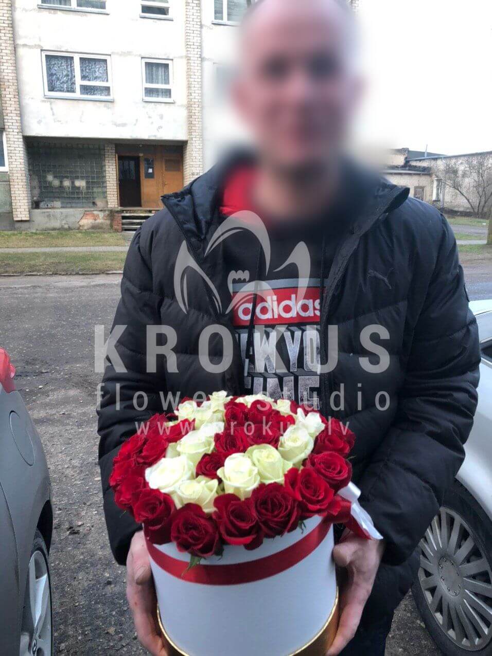 Deliver flowers to Seda (stylish boxwhite rosesred roses)