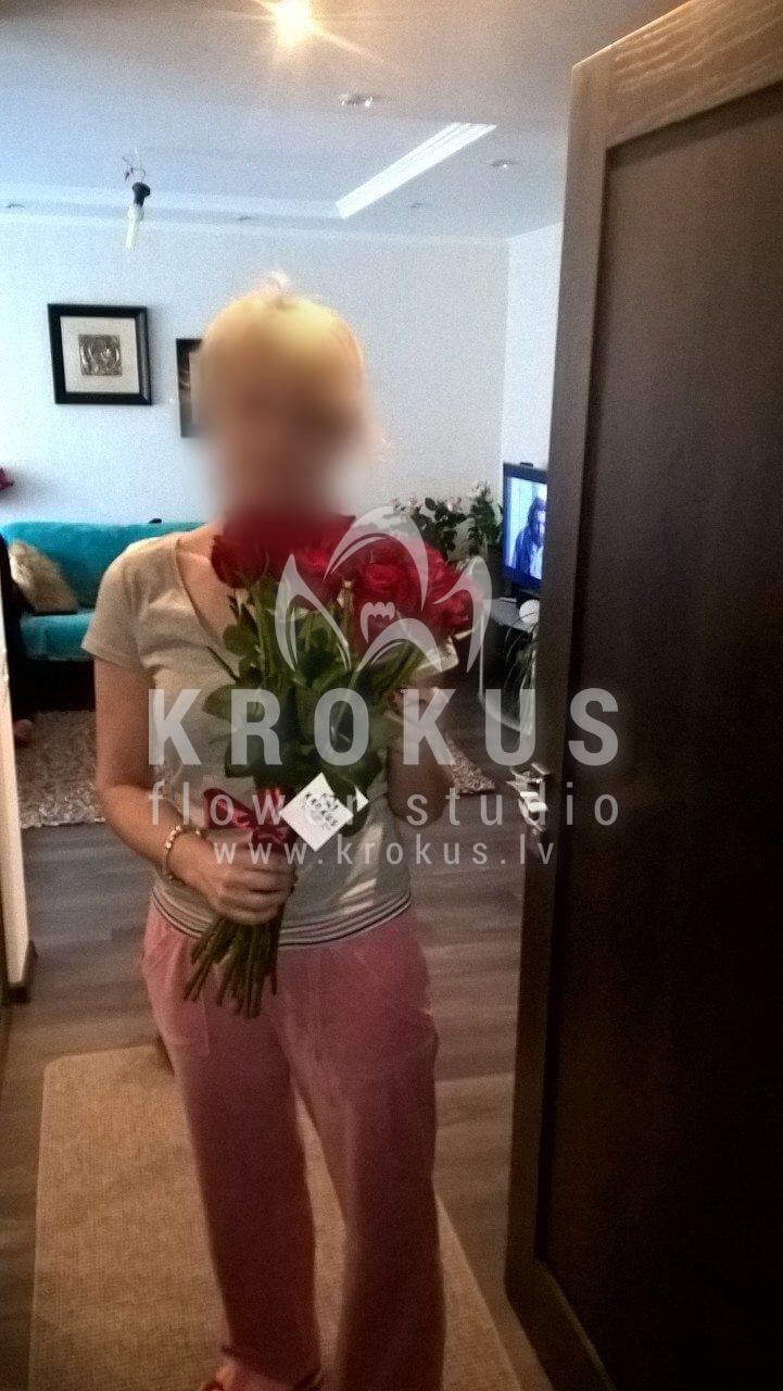 Доставка цветов в город Latvia (красные розы)
