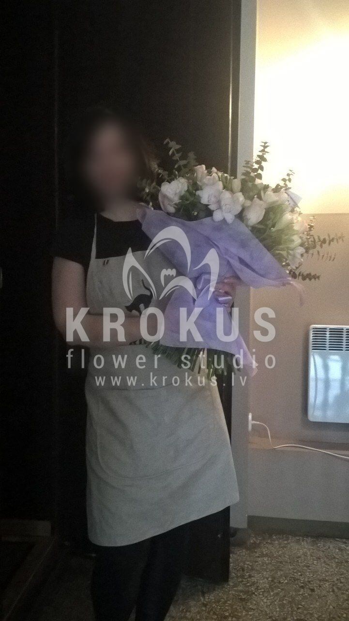 Deliver flowers to Latvia (pink rosesfreesiagum tree)