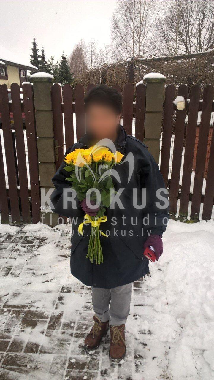 Deliver flowers to Latvia (yellow roses)