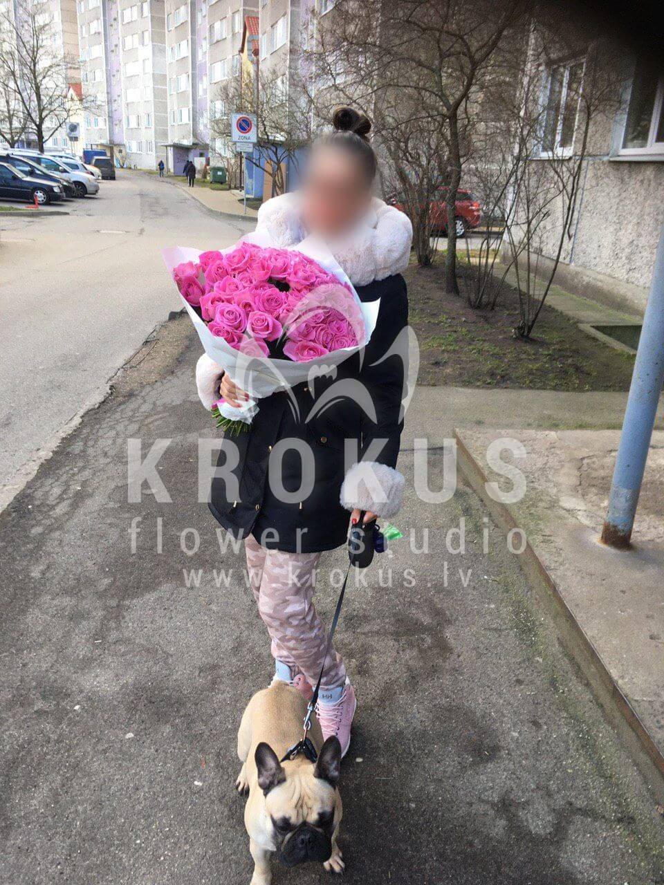 Deliver flowers to Rīga (pink roses)