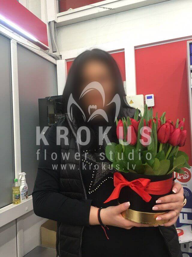 Доставка цветов в город Рига (коробкатюльпаны)