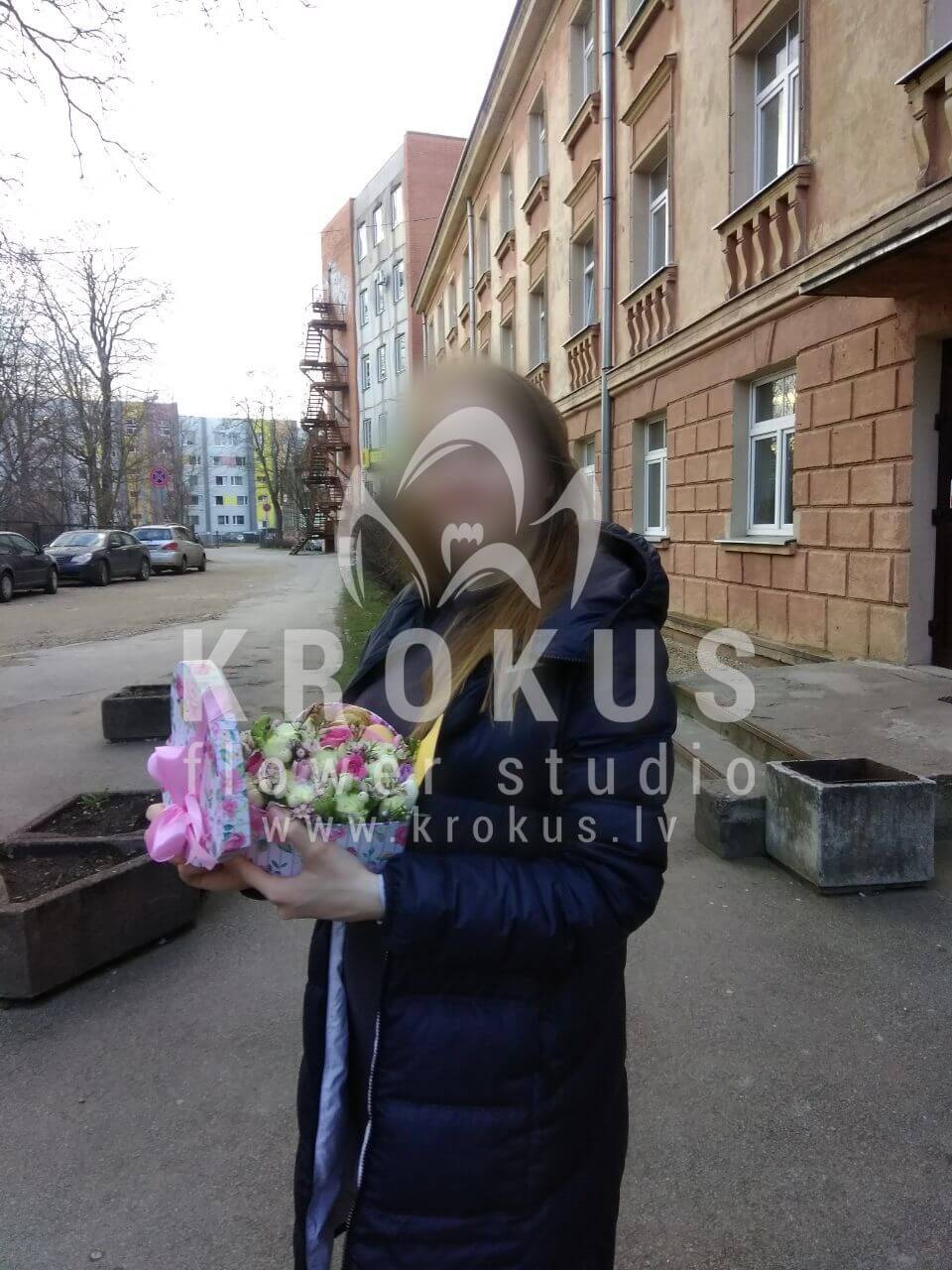 Deliver flowers to Rīga (box)