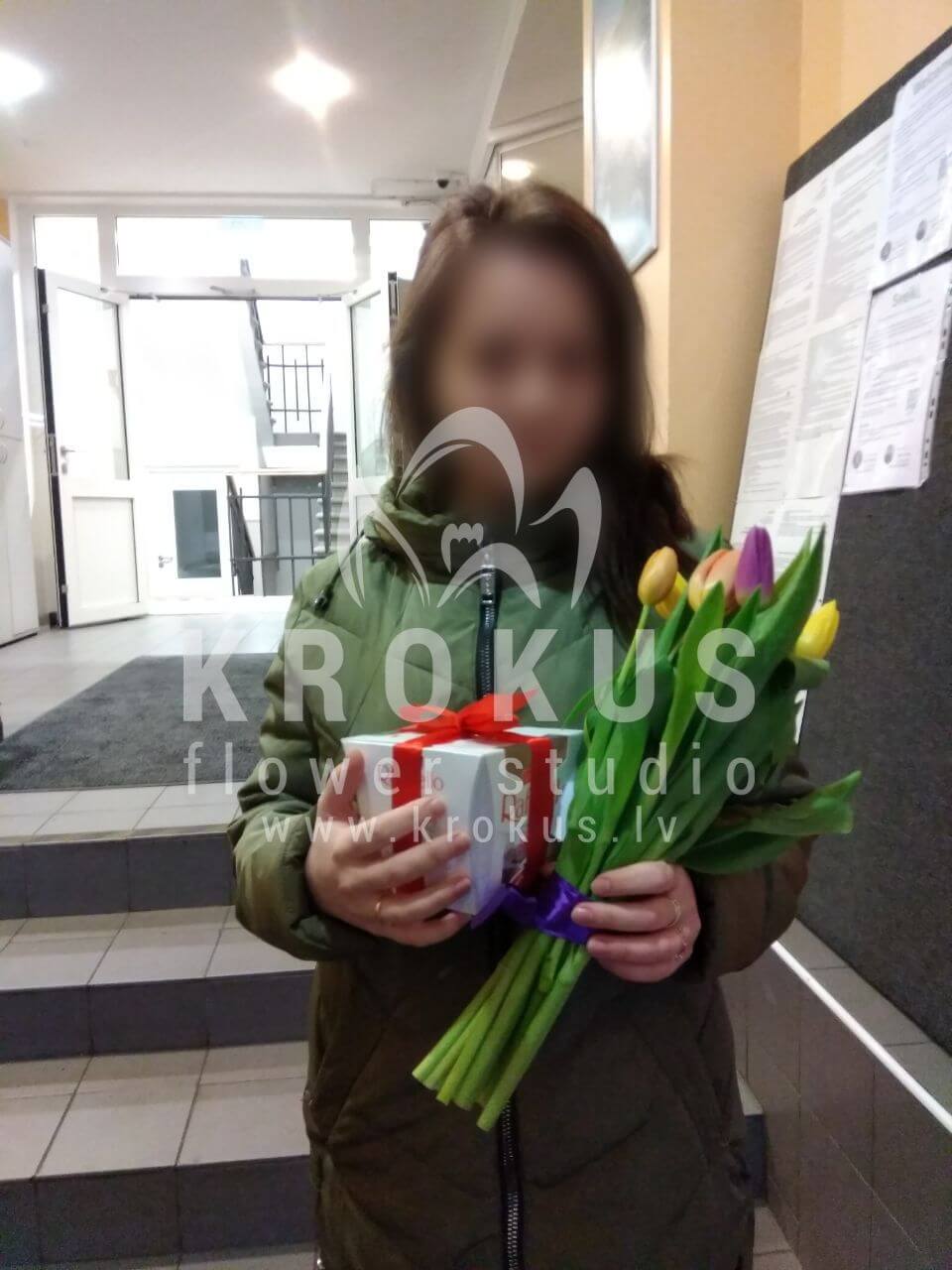 Deliver flowers to Rīga (tulips)