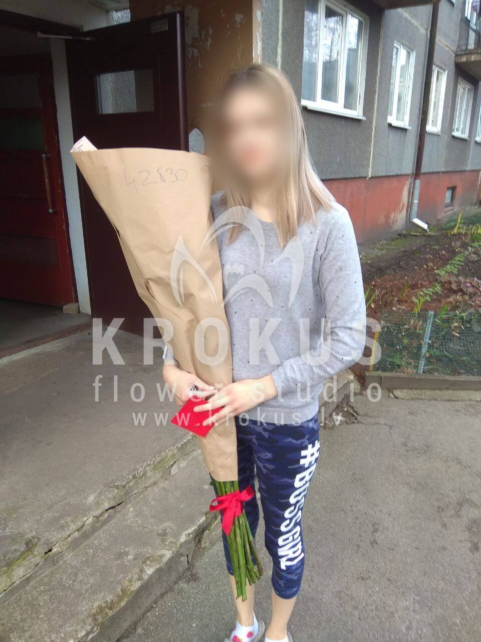 Deliver flowers to Rīga (red roses)