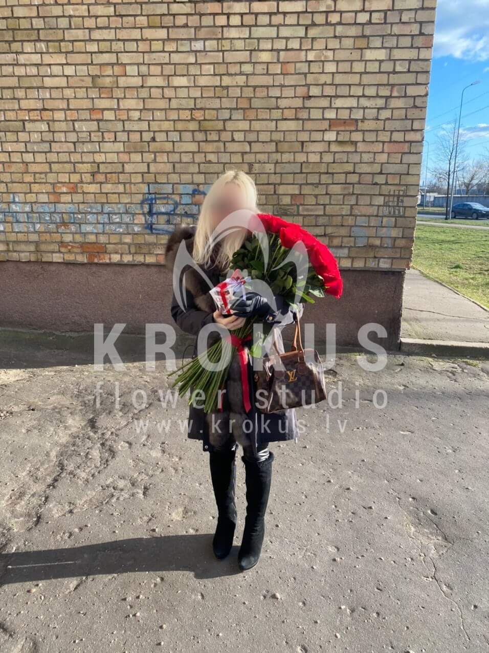 Deliver flowers to Rīga (red roses)