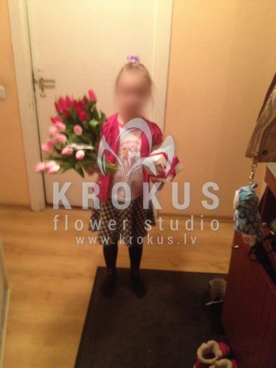 Deliver flowers to Latvia (tulips)