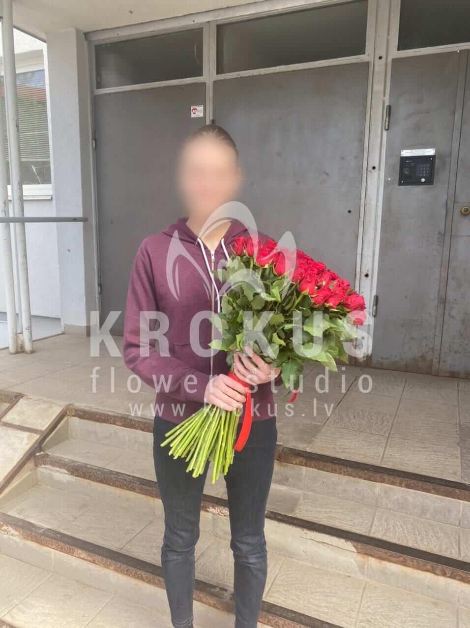 Deliver flowers to Rīga (red roses)