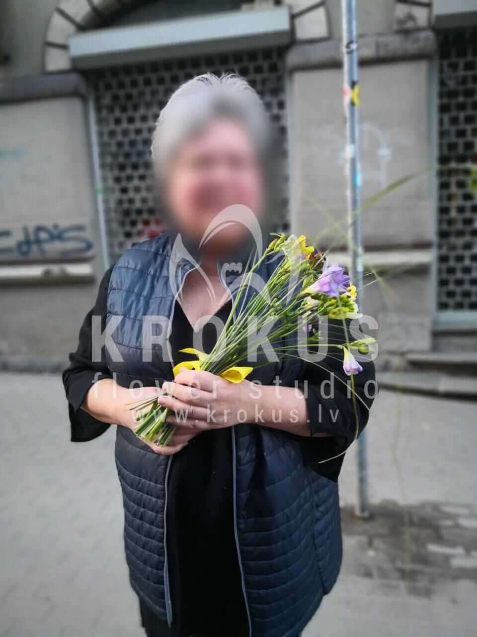 Доставка цветов в город Рига (фрезии)
