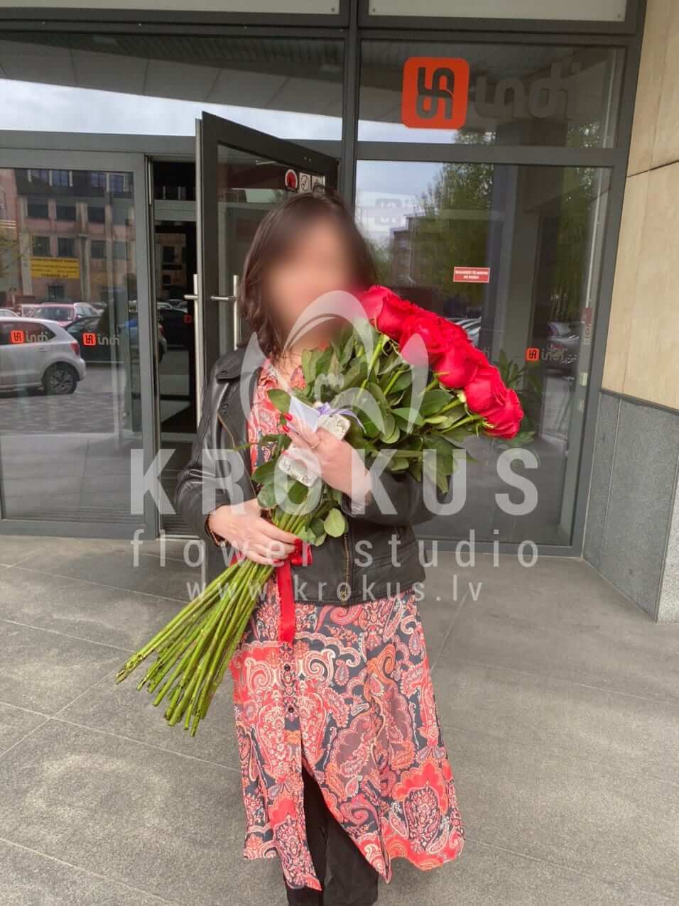 Deliver flowers to Rīga (red roses)