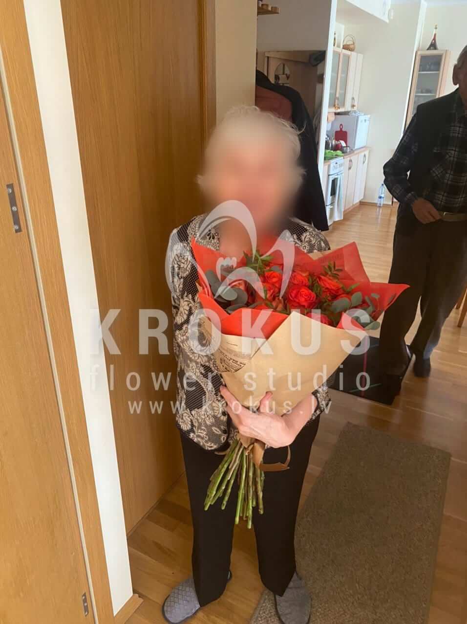 Deliver flowers to Rīga (pistaciagum treeorange roses)