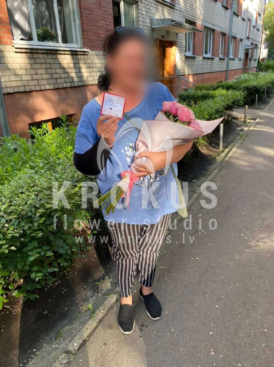 Deliver flowers to Rīga (sunflowerscamomilesoxypetalum)