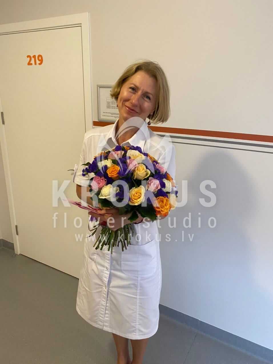 Deliver flowers to Rīga (pink roseswhite rosescream rosesorange rosesstatice)