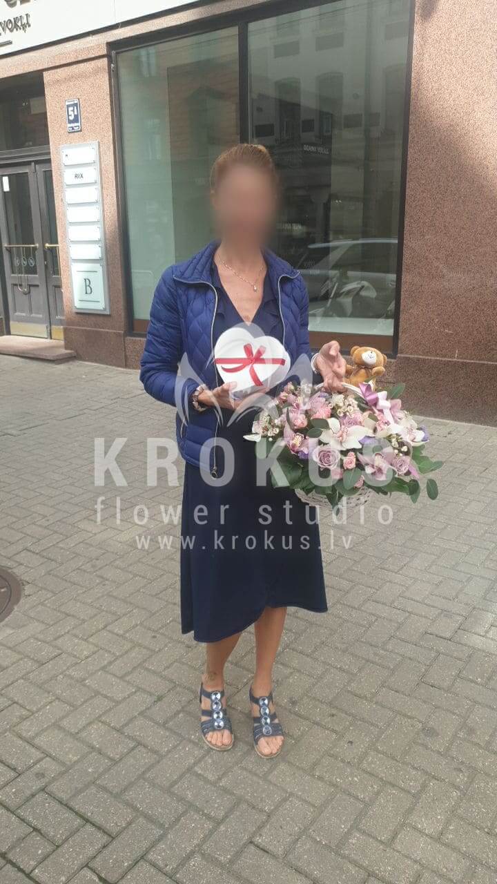 Ziedu piegāde Latvia Rīga (krūmrozesrozā rozesorhidejaswaxflowersalal (goltjēra)statice)