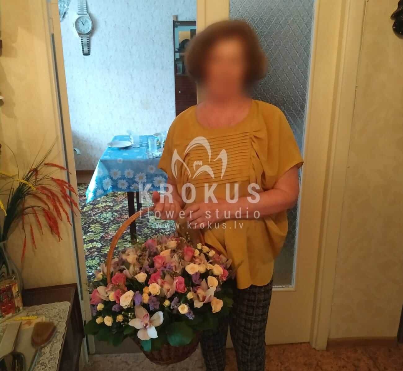 Ziedu piegāde Latvia Rīga (krūmrozesrozā rozesorhidejaswaxflowersalal (goltjēra)statice)