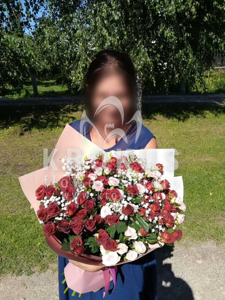 Deliver flowers to Ikšķile (shrub rosesgypsophila)