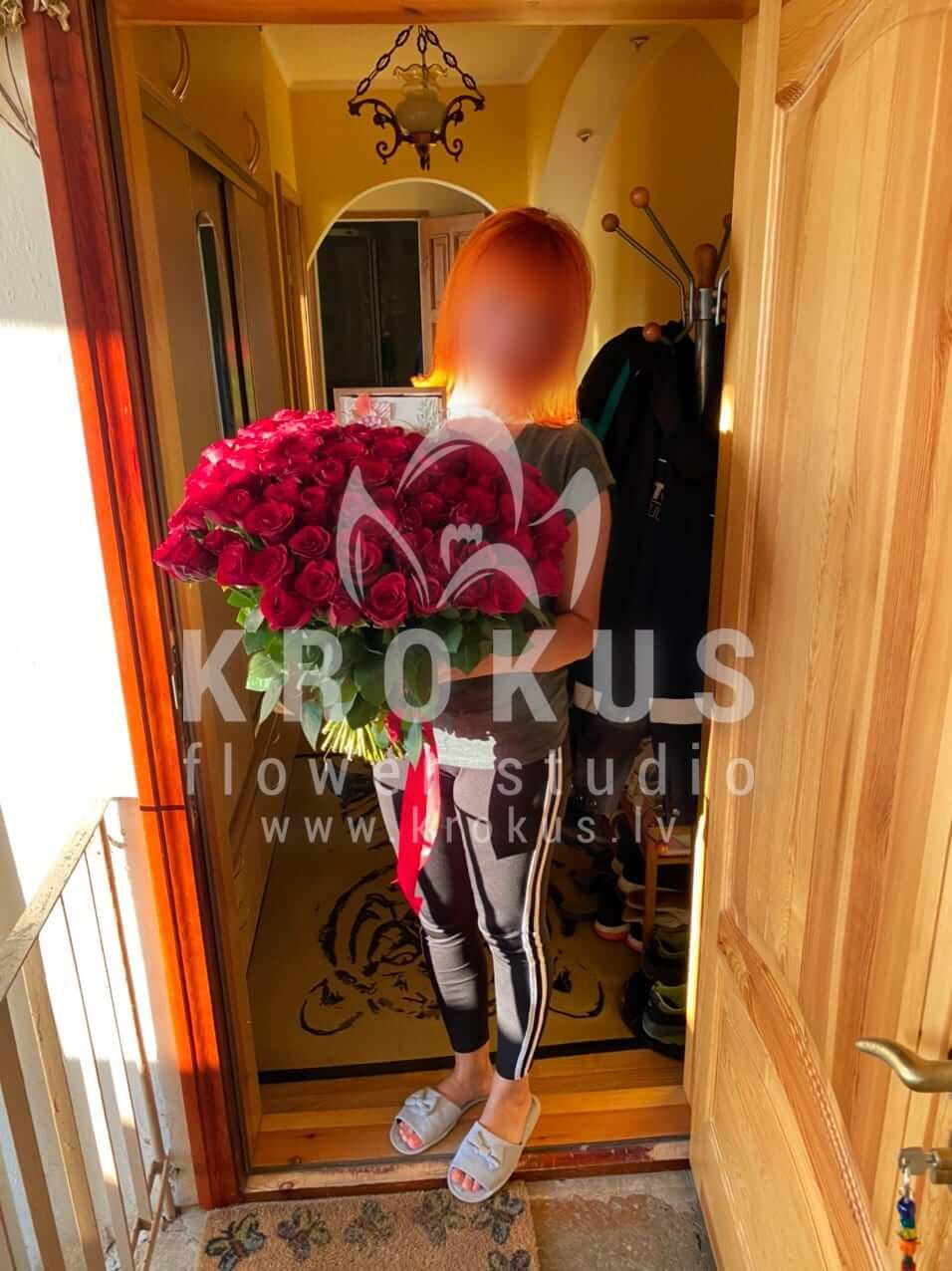 Deliver flowers to Tukums (red roses)