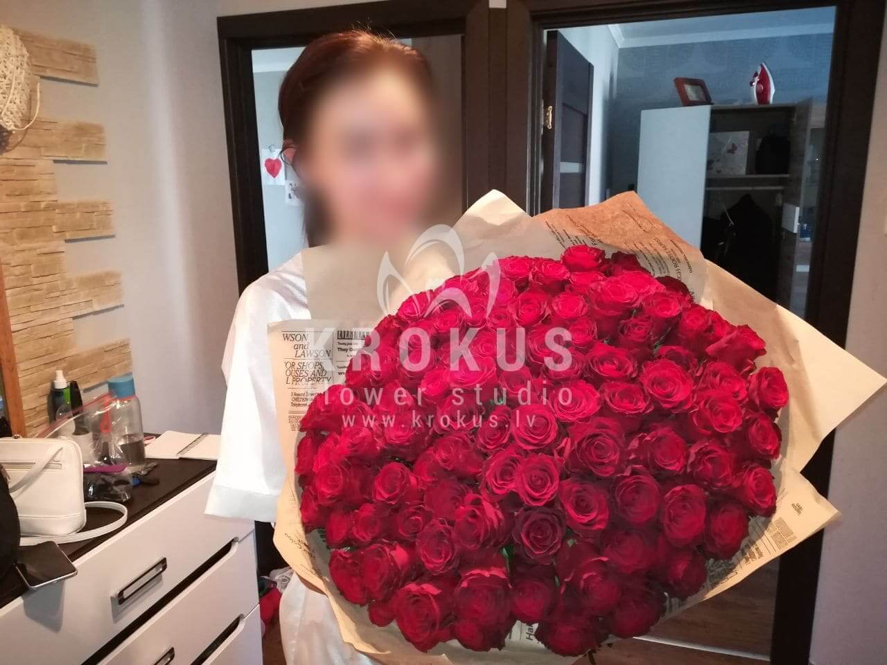 Deliver flowers to Rīga (red roses)