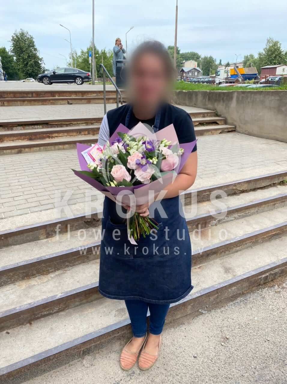 Deliver flowers to Rīga (pink rosesbuttercupsclovesbruniacottonnoble fir)