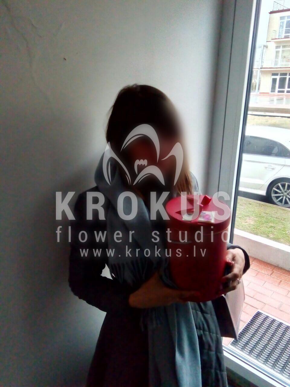 Deliver flowers to Latvia (box)