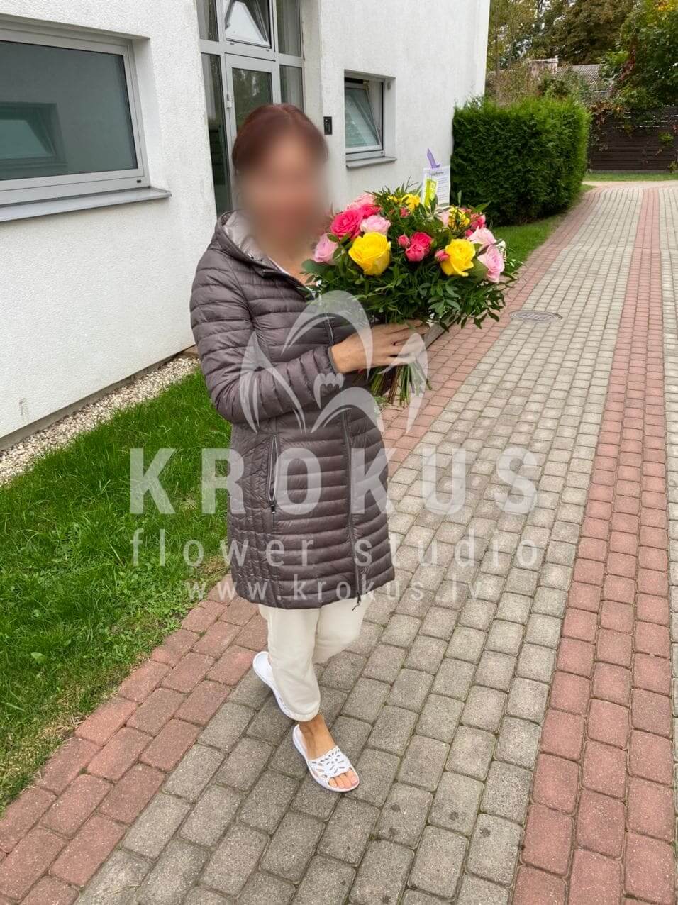 Deliver flowers to Ziemeļu rajons (shrub rosespink rosespistaciayellow roses)