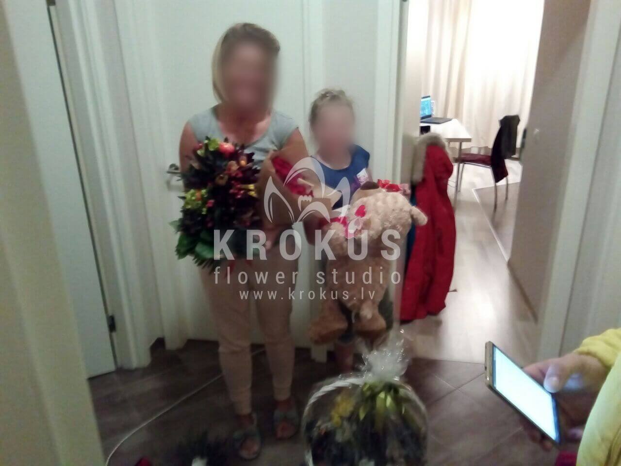 Доставка цветов в город Latvia (герминидельфиниумбелые розыкрасные розылизиантусы (эустома))