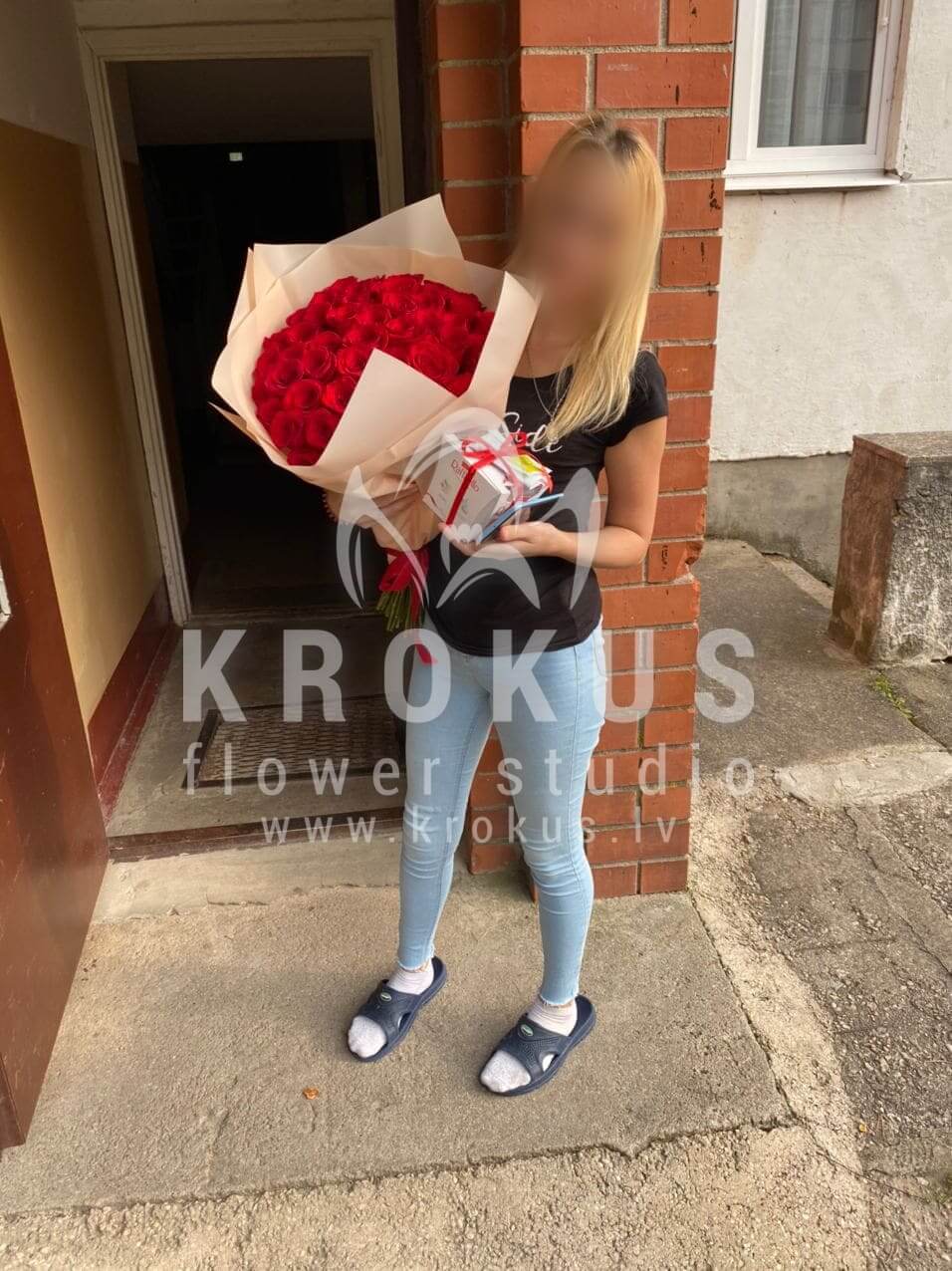 Ziedu piegāde Latvia Vangaži (sarkanas rozes)