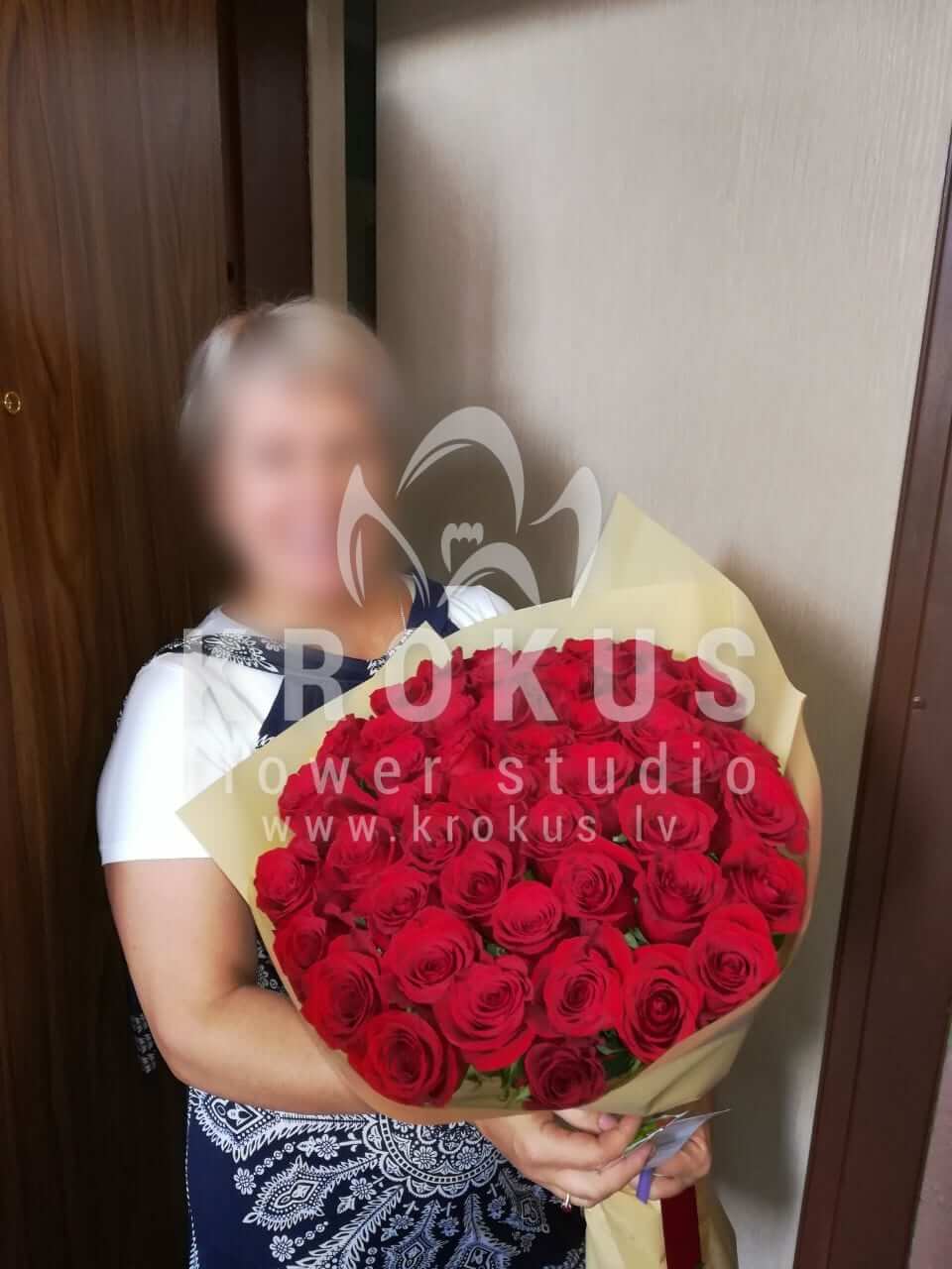 Deliver flowers to Rīga (red roses)