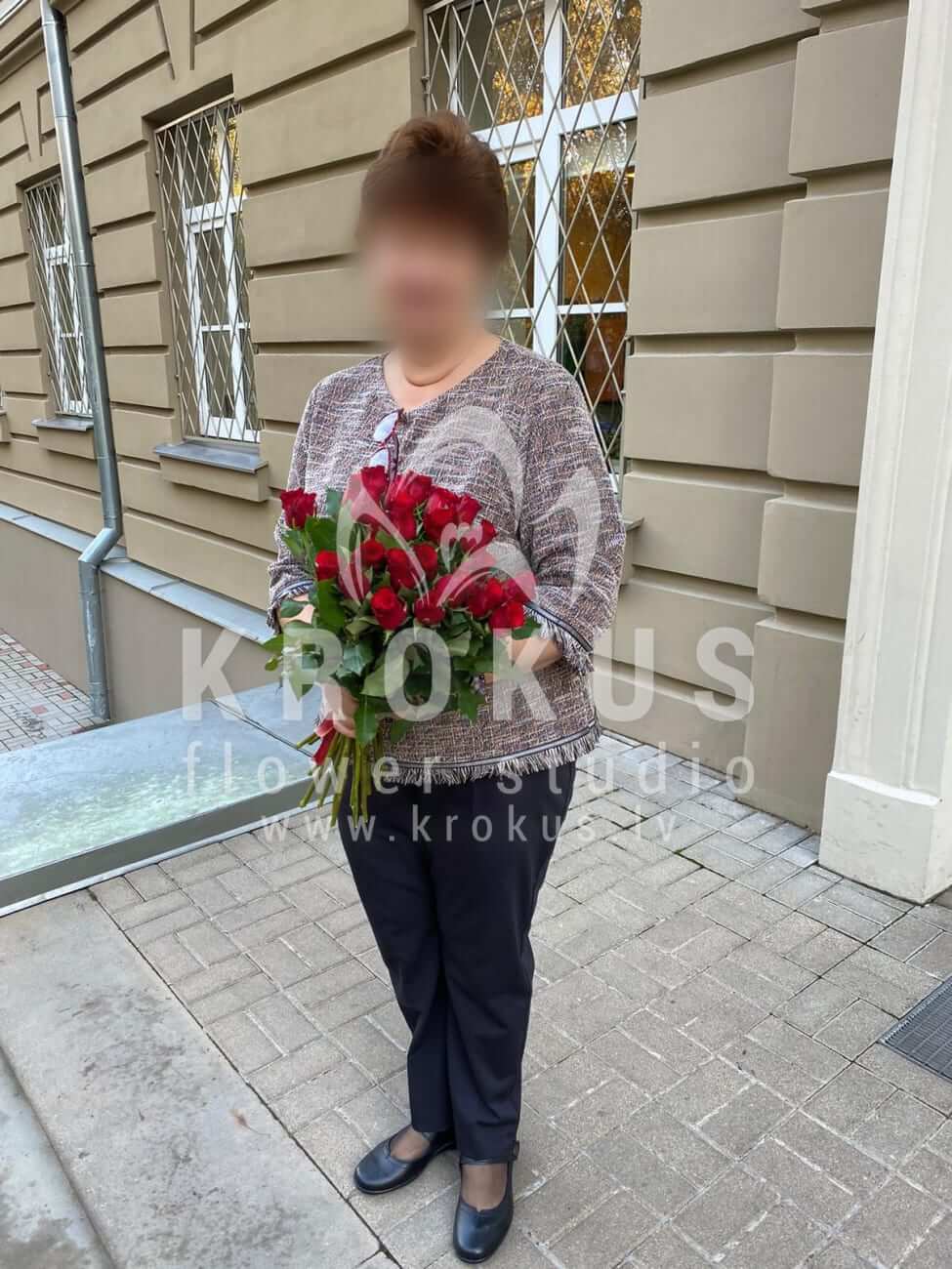 Deliver flowers to Rīga (red roses)