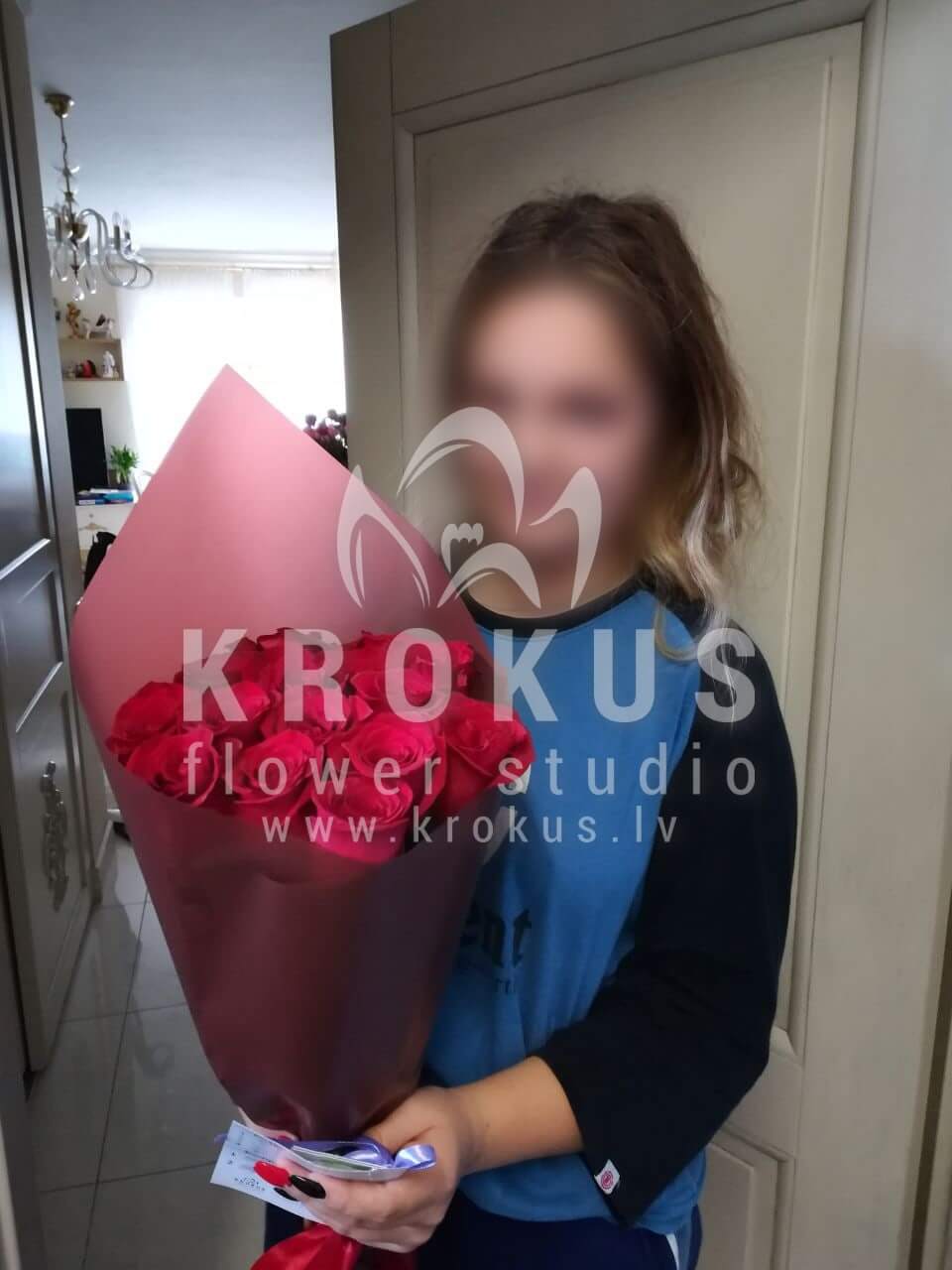 Deliver flowers to Rīga (red roses)