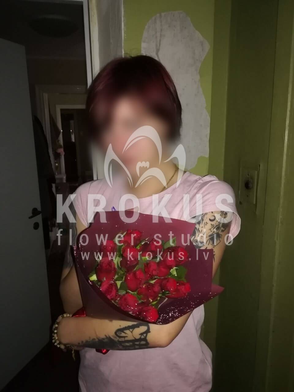 Deliver flowers to Rīga (red roses)