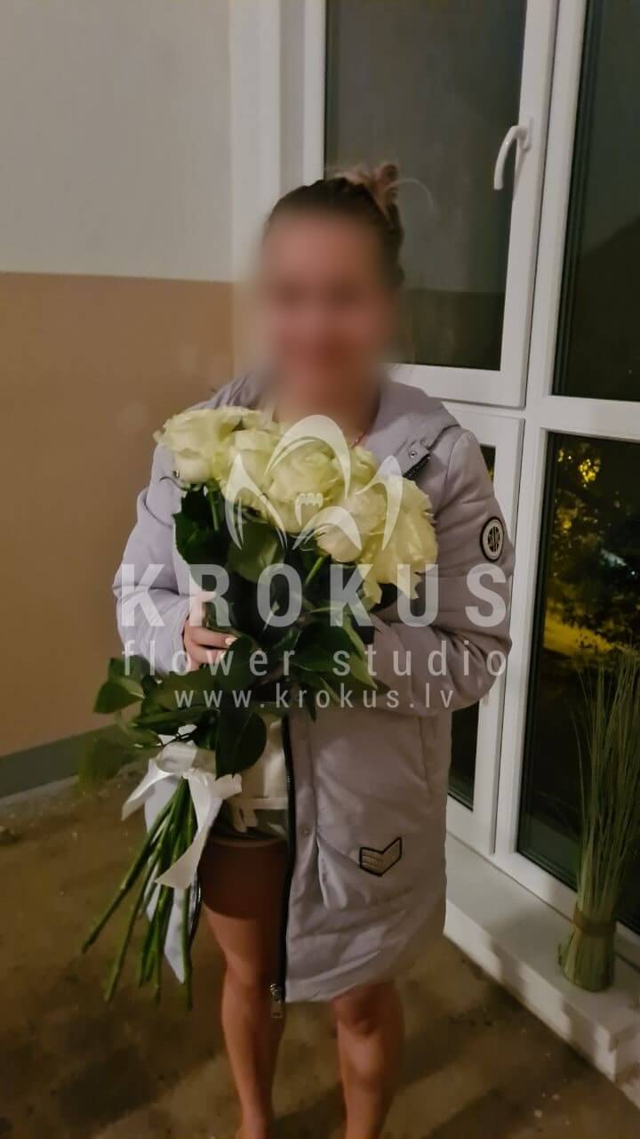 Deliver flowers to Rīga (blue roses)