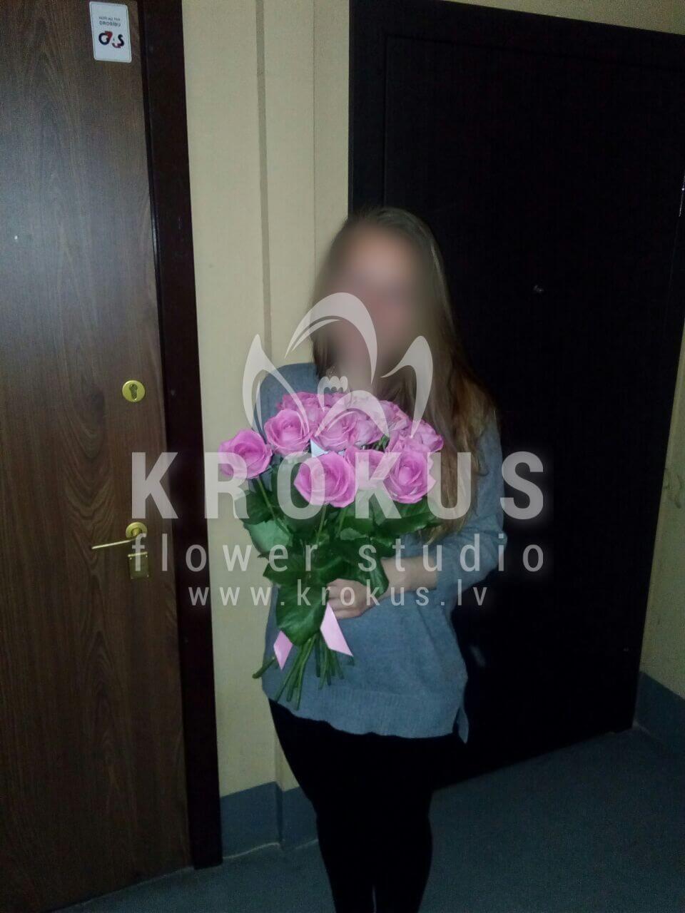 Deliver flowers to Latvia (pink roses)