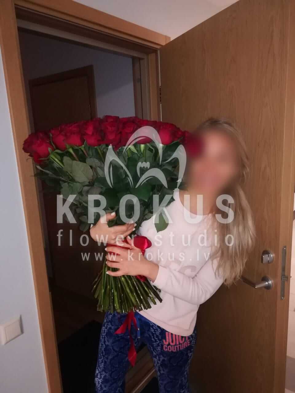 Deliver flowers to Rīga (red roses)